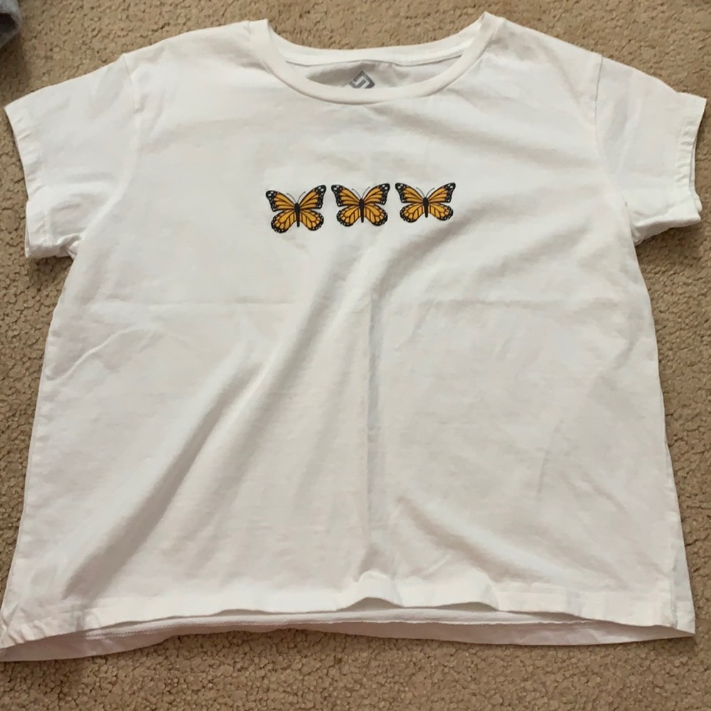 !!!!NEVER WORN CHARLOTTE RUSSE T SHIRT!!!